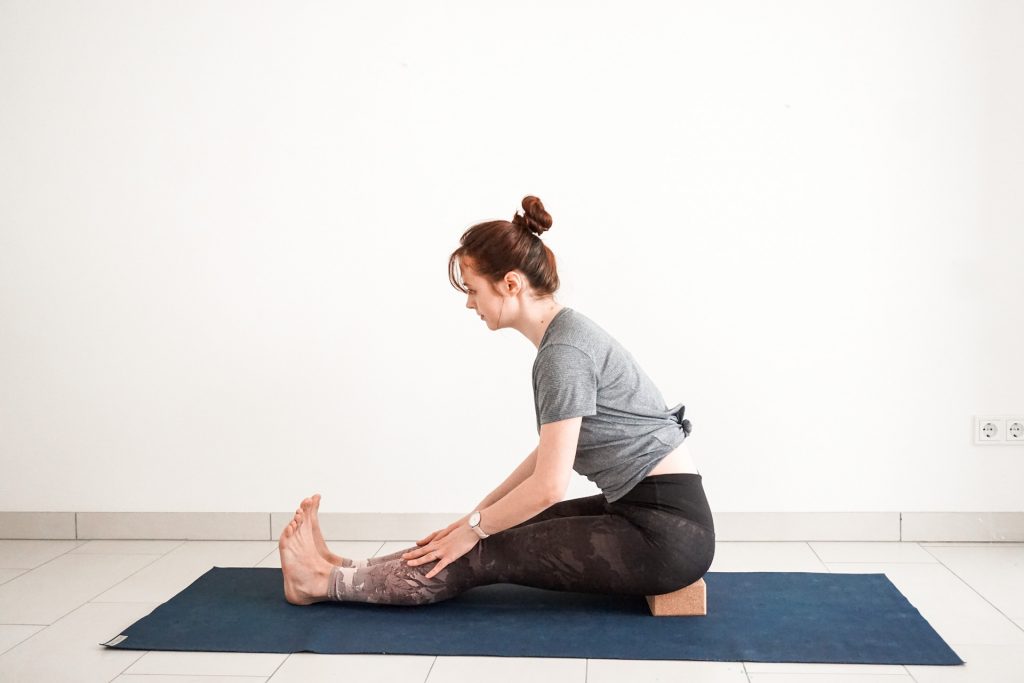 How to use yoga block for beginners in seated forward bend