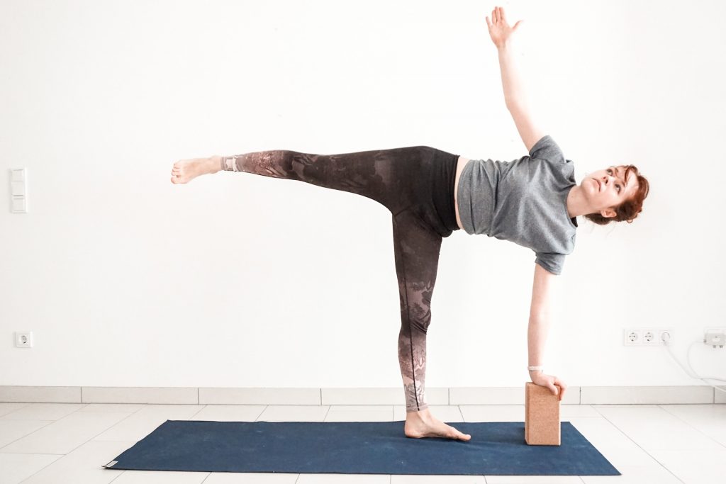 How to use yoga block for beginners in half moon pose