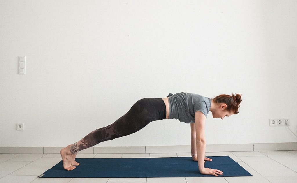 yoga poses for beginners - plank