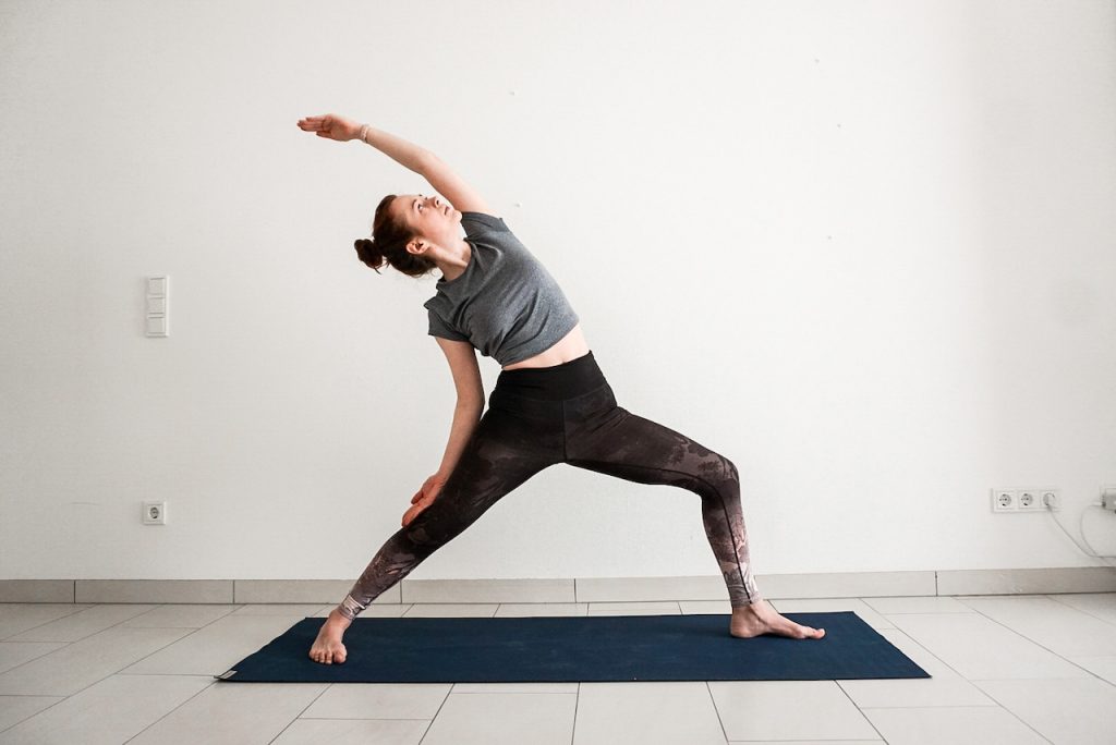 yoga poses for beginners - reverse warrior