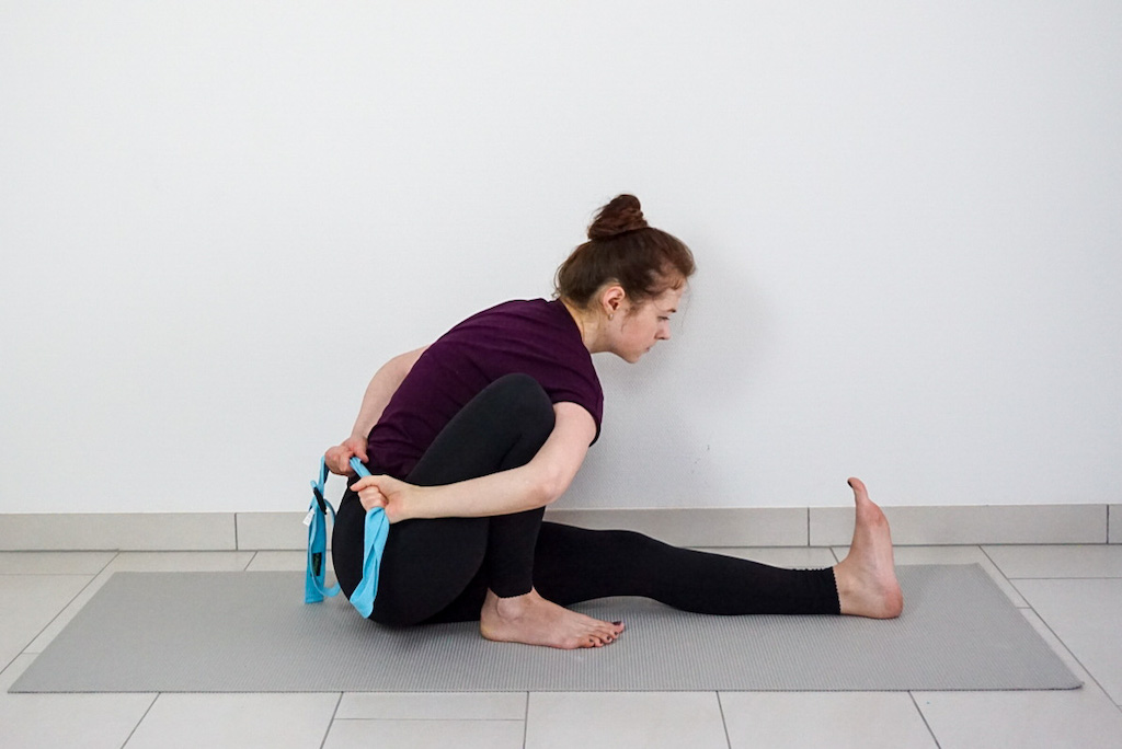 marichyasana with yoga strap for beginners