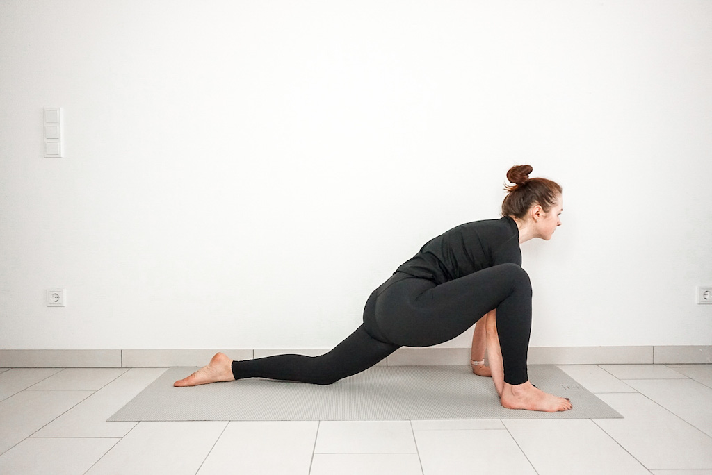 lizard pose for beginners yoga poses for tight hips