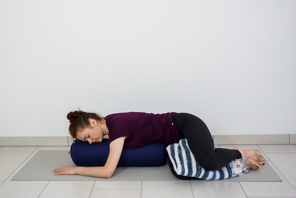 10 Ways To Use A Yoga Bolster – Yoga with Uliana