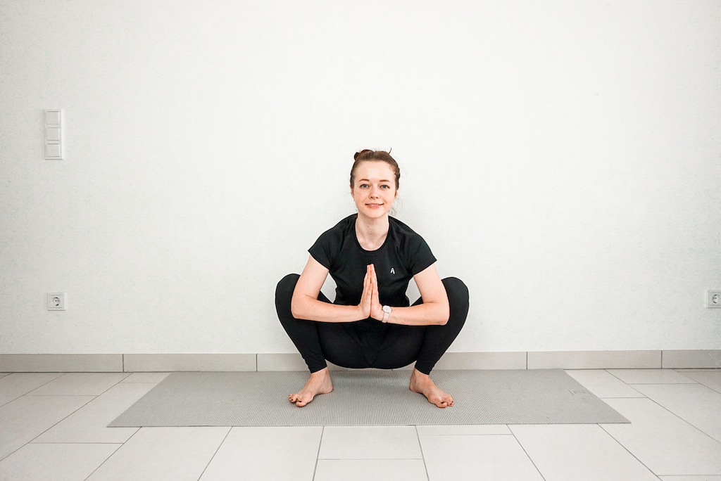 yoga poses for tight hips yoga squat